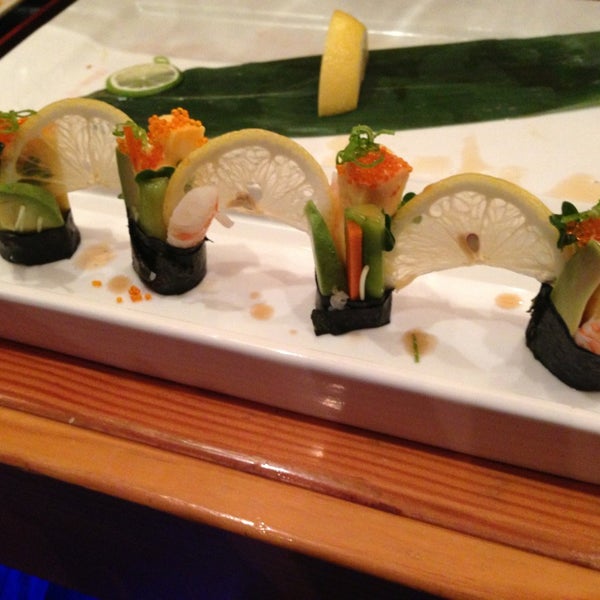 1/16/2013 tarihinde Atef F.ziyaretçi tarafından Ocean Blue Sushi Club'de çekilen fotoğraf