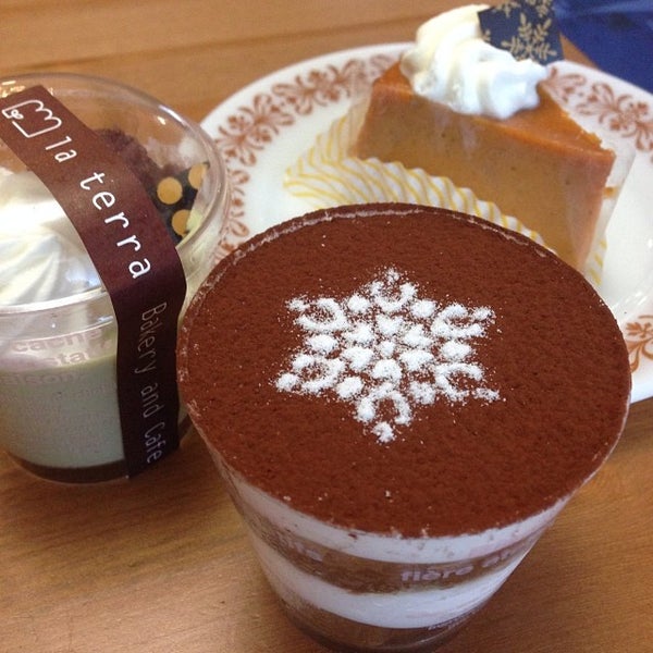 12/21/2013 tarihinde Mikihiro S.ziyaretçi tarafından La Terra Bakery &amp; Cafe'de çekilen fotoğraf