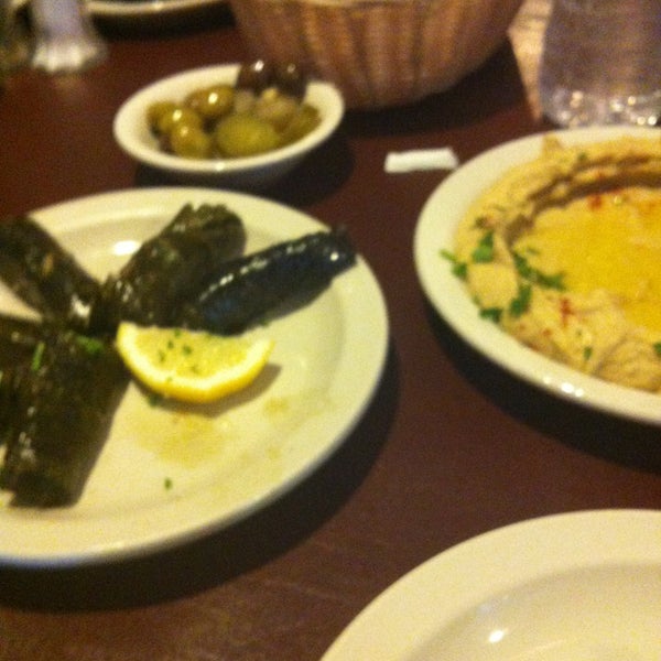 2/2/2013 tarihinde Stephanie D.ziyaretçi tarafından Jerusalem Middle East Restaurant'de çekilen fotoğraf