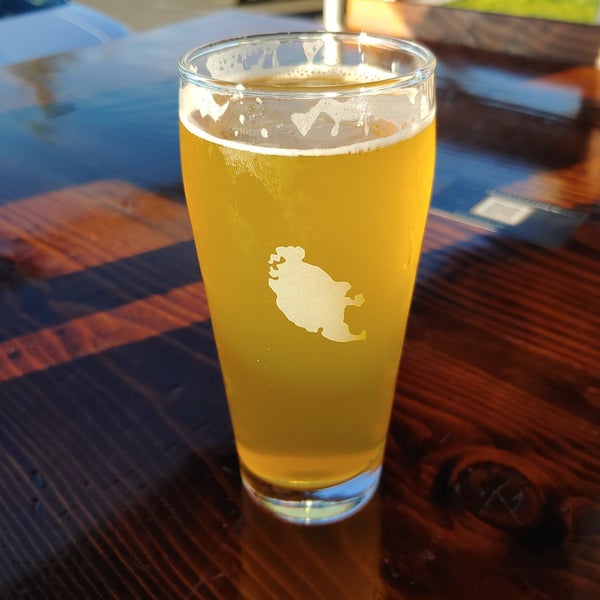 Photo taken at San Juan Island Brewing Company by Peter W. on 7/29/2020