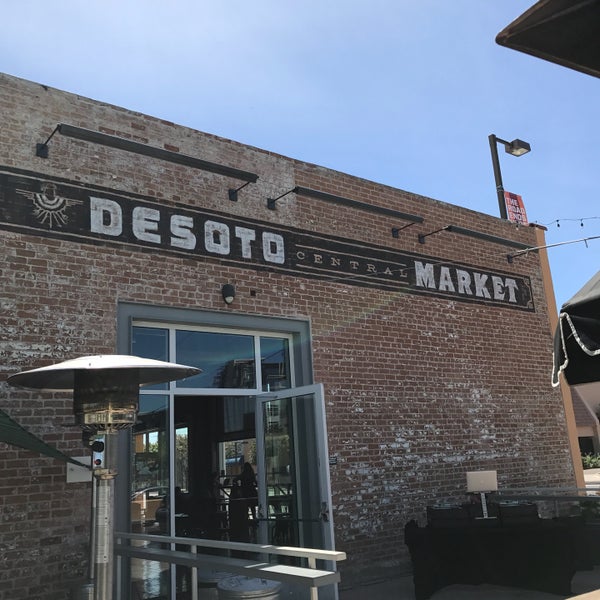 3/26/2017 tarihinde Casper H.ziyaretçi tarafından DeSoto Central Market'de çekilen fotoğraf