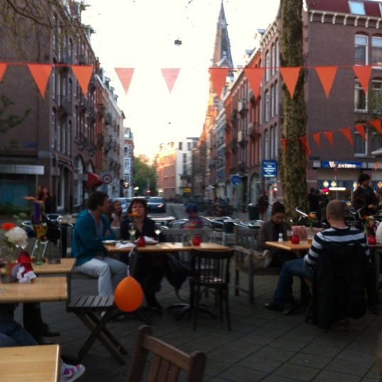 Foto diambil di Cafe Ruis oleh Willem W. pada 4/29/2012