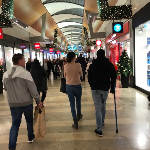 Photo taken at Alexandrium Shopping Center by Kim K. on 12/30/2017