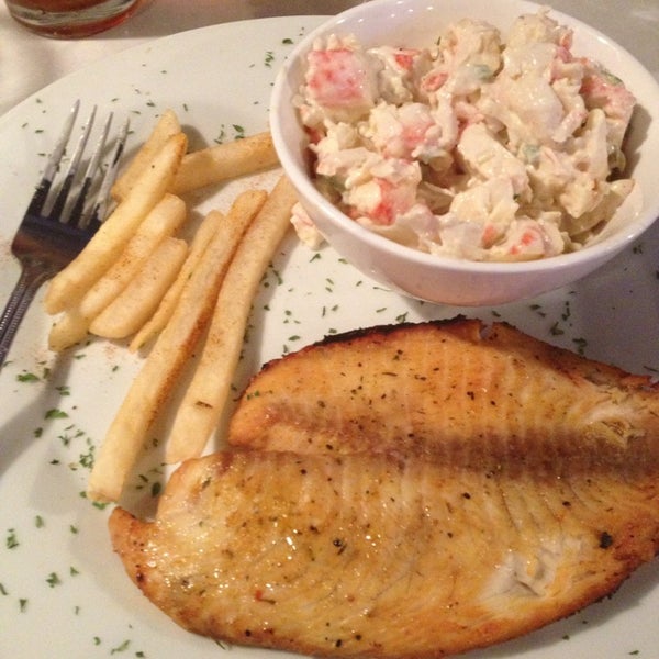 Das Foto wurde bei Baltimore Crab &amp; Seafood von Chartel P. am 1/2/2013 aufgenommen