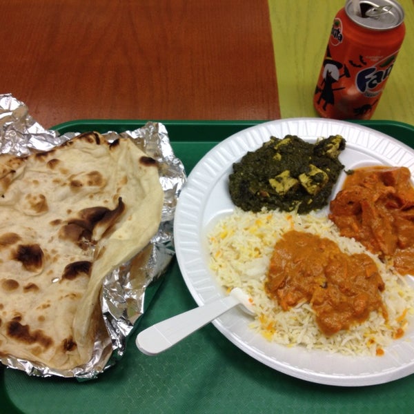 11/30/2013 tarihinde Eric W.ziyaretçi tarafından Joy Curry &amp; Tandoor Indian Restaurant'de çekilen fotoğraf