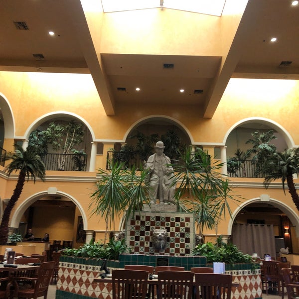 Снимок сделан в Abuelo&#39;s Mexican Restaurant пользователем Kristen G. 10/3/2018