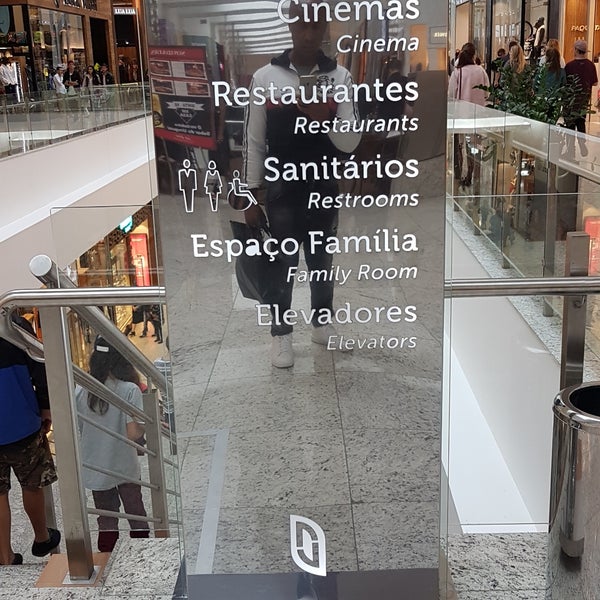 รูปภาพถ่ายที่ Balneário Shopping โดย Erico C. เมื่อ 8/20/2017