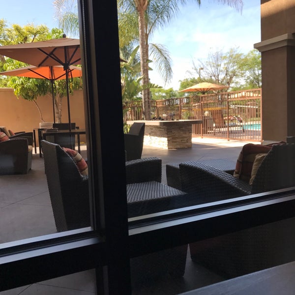 Foto tirada no(a) Courtyard by Marriott Anaheim Resort/Convention Center por Daniel B. em 4/28/2017