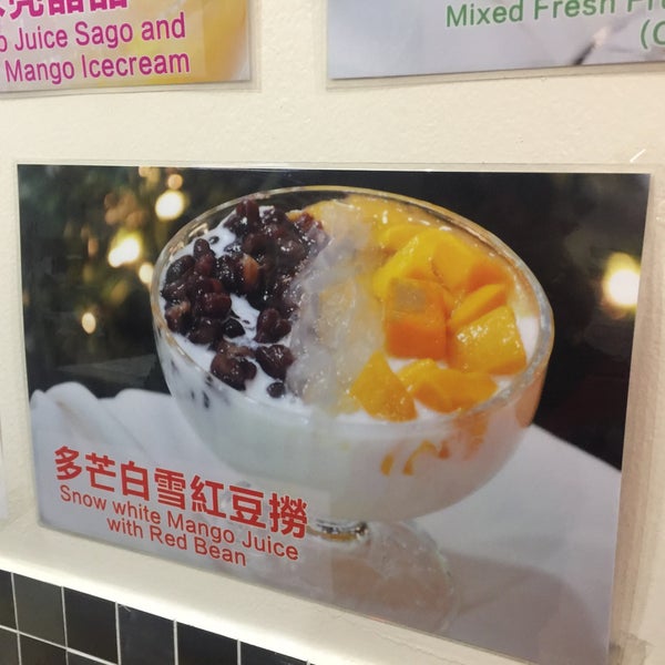 Photo taken at Mango Mango Dessert by Hanyi M. on 12/4/2016