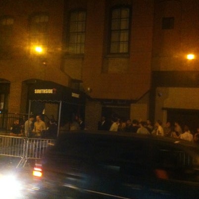 รูปภาพถ่ายที่ Southside Night Club โดย Luke C. เมื่อ 9/23/2012