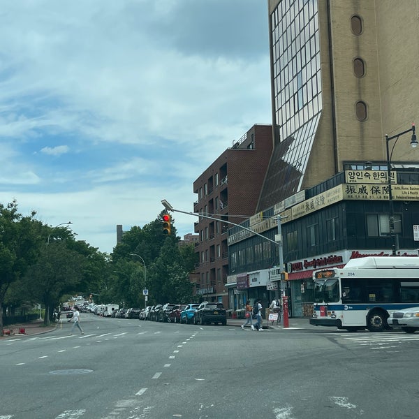 Northern Blvd & Main Street Downtown Flushing Northern Avenue