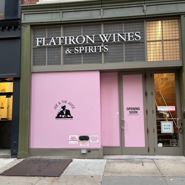 12/4/2022 tarihinde Luke C.ziyaretçi tarafından Flatiron Wines &amp; Spirits - Manhattan'de çekilen fotoğraf