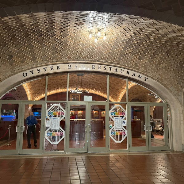 12/19/2023 tarihinde Luke C.ziyaretçi tarafından Grand Central Oyster Bar'de çekilen fotoğraf