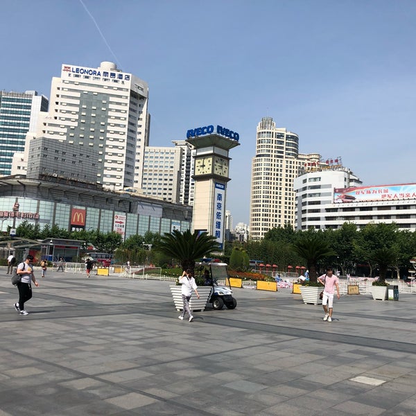 上海火车站北广场