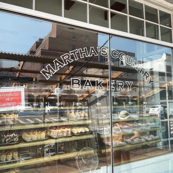 7/27/2021 tarihinde Luke C.ziyaretçi tarafından Martha&#39;s Country Bakery'de çekilen fotoğraf