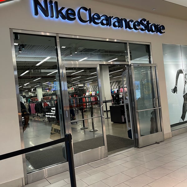 Fotos en Nike Clearance Store - Tienda de artículos deportivos