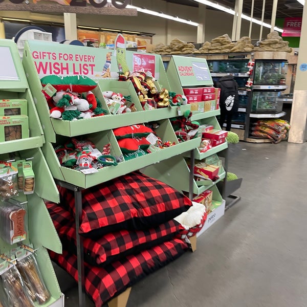 Petco Pet Supplies Store in Forest Hills