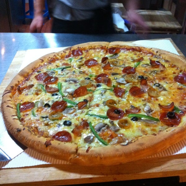 пиццерия час. пицца москва. сопрано пицца старый оскол. часы пицца. пиццерия час.