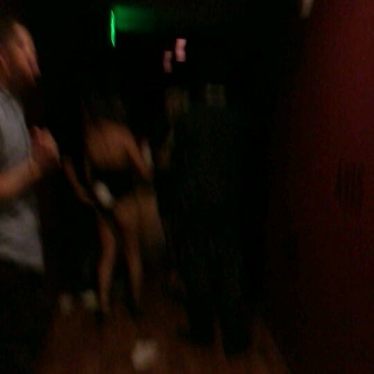 รูปภาพถ่ายที่ AXIS Nightclub โดย Jasmine L. เมื่อ 10/28/2012