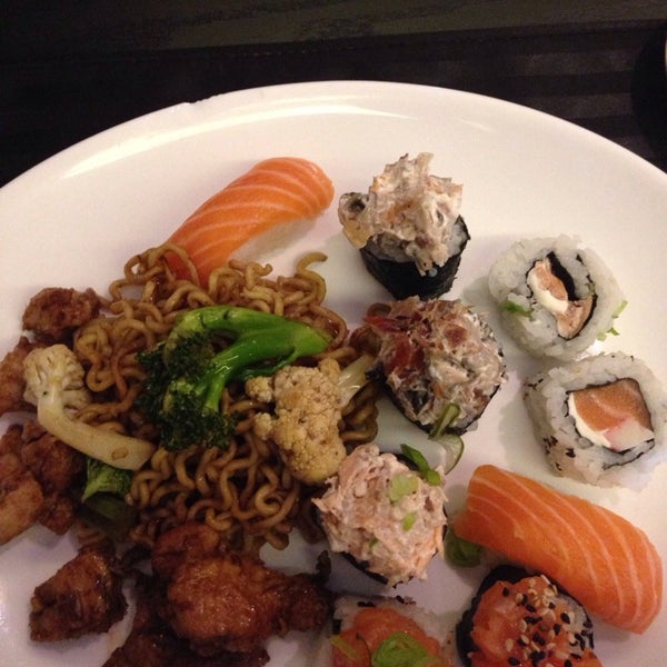 Boa comida, bom atendimento e preço acessível. O buffet livre sai o mesmo preço que um prato do Tokai!!