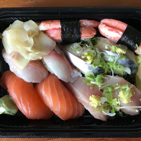 Foto scattata a Sushi Zone da Alex L. il 10/31/2020