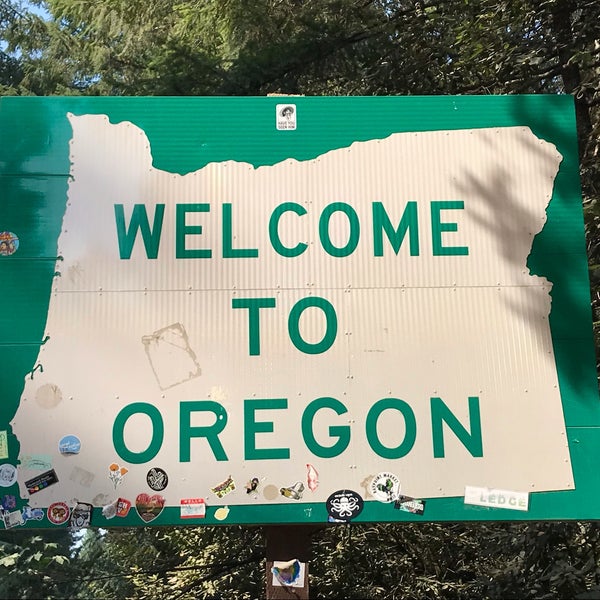 CaliforniaOregon State Line Border Crossing in O'Brien