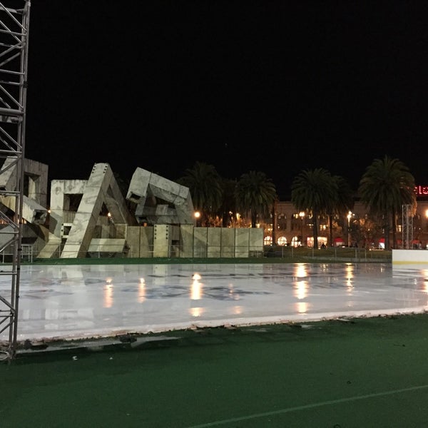 Photo taken at The Holiday Ice Rink at Embarcadero Center by Alex L. on 1/6/2015