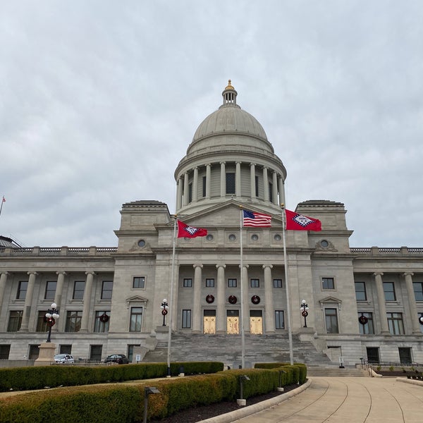 Foto diambil di Arkansas State Capitol oleh Alex L. pada 11/27/2021