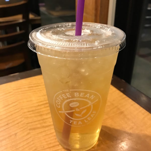 Photo taken at The Coffee Bean &amp; Tea Leaf by Alex L. on 2/26/2017