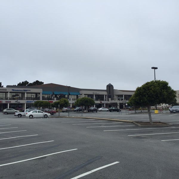 Lakeshore Plaza Shopping Center - Shopping Mall in Lakeshore