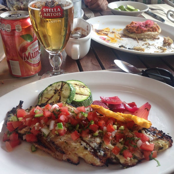 2/17/2015 tarihinde Crysthian C.ziyaretçi tarafından Restaurante La Romería'de çekilen fotoğraf