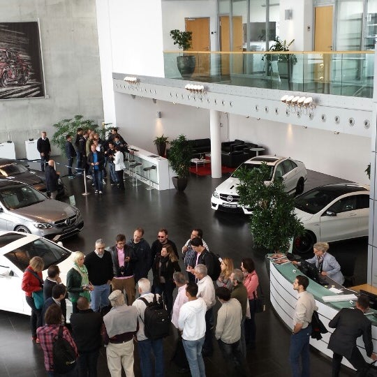 9/12/2013 tarihinde Fernando C.ziyaretçi tarafından Mercedes-AMG GmbH'de çekilen fotoğraf