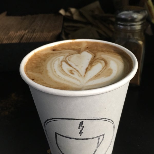 Foto tirada no(a) St Kilda Coffee por Rosie Mae em 7/11/2018