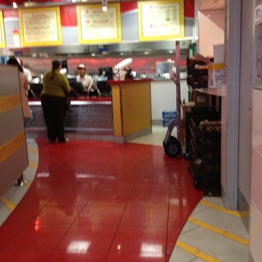 10/12/2012にRegi W.がZ-Burgerで撮った写真