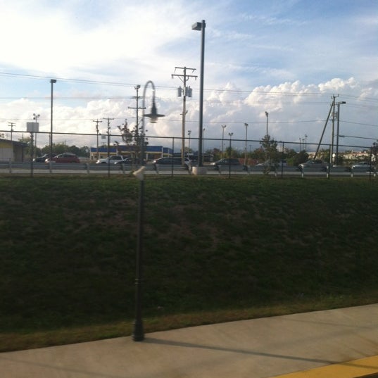 Photos at Woodbridge Amtrak/VRE Station (WDB) Train Station in Woodbridge