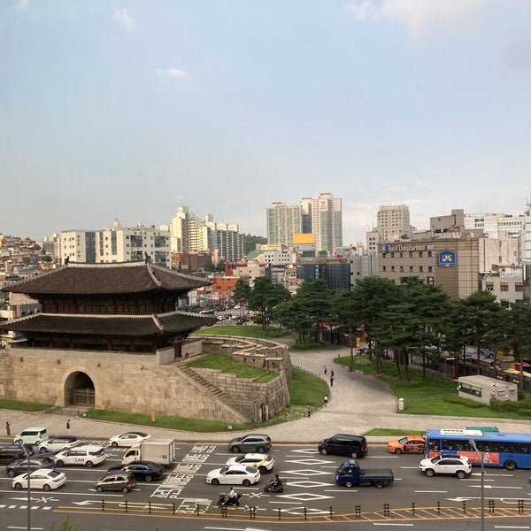 Foto tirada no(a) JW Marriott Dongdaemun Square Seoul por 風雅 春. em 8/17/2023