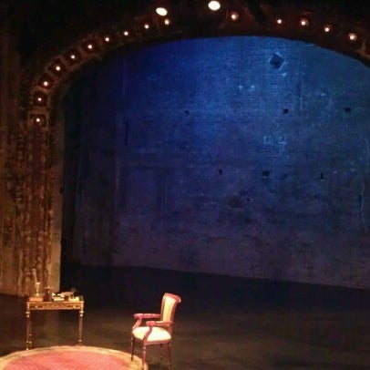 9/21/2012 tarihinde Emily D.ziyaretçi tarafından Southern Theater'de çekilen fotoğraf
