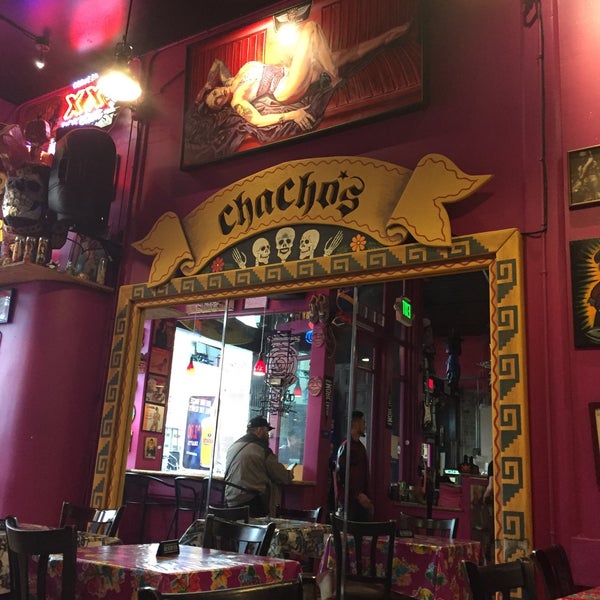 Снимок сделан в CHACHO&#39;S Restaurant пользователем Frankie F. 4/9/2016