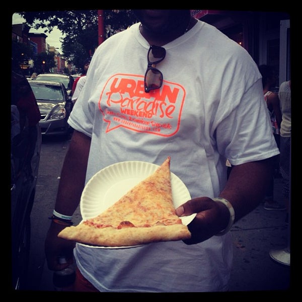 Foto tomada en Ramagi Brick Oven Pizza  por Mr.M.I.T. #. el 6/3/2013