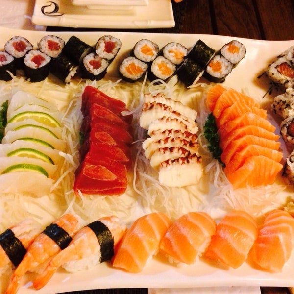 3/10/2014にDidi C.がH2O Sushi Barで撮った写真
