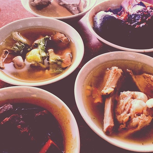 2/5/2014にDominic T.がJoo Siah Bak Koot Teh 裕城肉骨茶で撮った写真