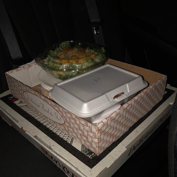 Foto tirada no(a) Wyckoff Pizza &amp; Restaurant por Victoria M. em 11/3/2018