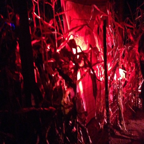 Photo taken at Headless Horseman Haunted Attractions by Victoria M. on 10/31/2014