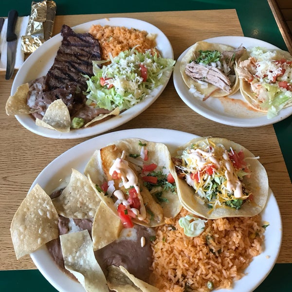 Foto diambil di La Fogata Mexican Restaurant &amp; Catering oleh Victoria M. pada 7/7/2017