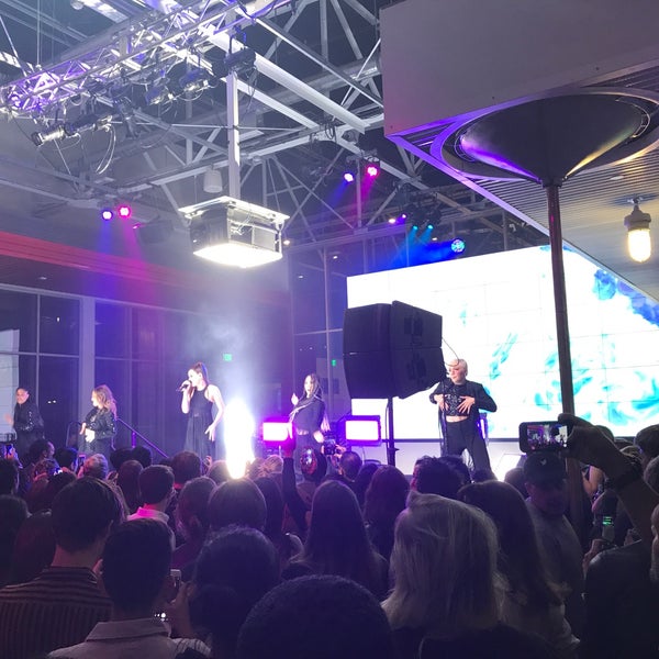 Das Foto wurde bei YouTube Space LA von Victoria M. am 5/17/2017 aufgenommen