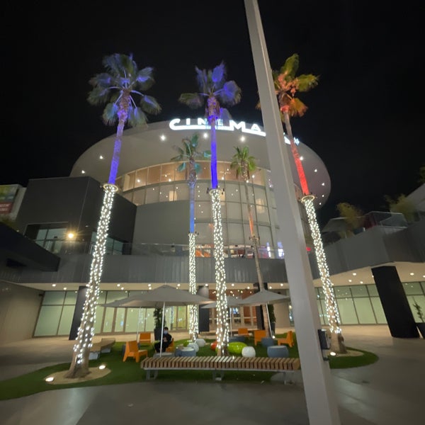 The Promenade at Howard Hughes Center Centro comercial en Los Angeles