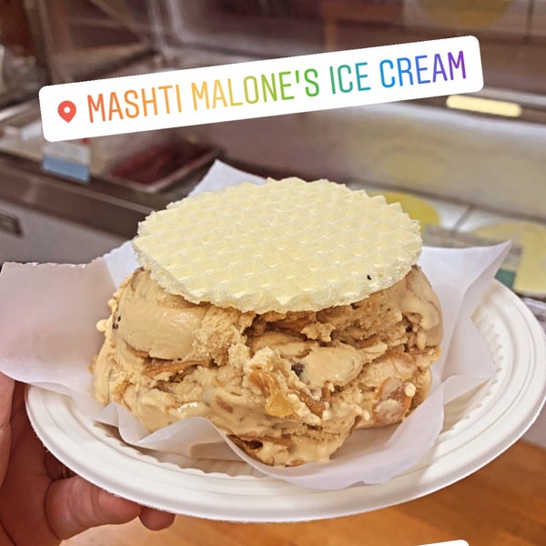 Das Foto wurde bei Mashti Malone Ice Cream von Victoria M. am 9/6/2020 aufgenommen