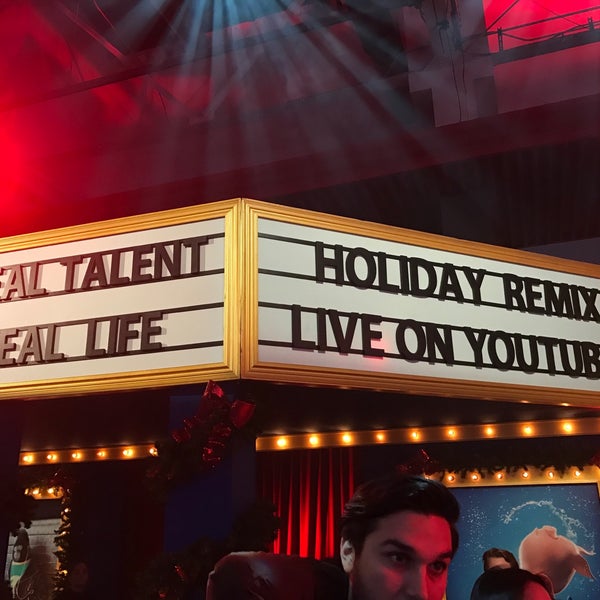 Foto diambil di YouTube Space LA oleh Victoria M. pada 12/17/2016