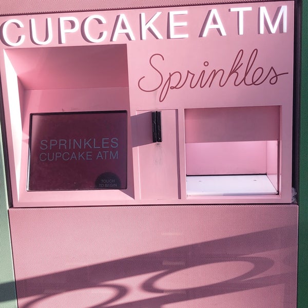 Photo taken at Sprinkles Americana by Victoria M. on 5/4/2018