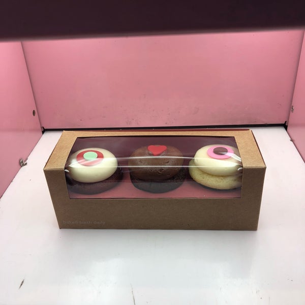 Photo taken at Sprinkles Americana by Victoria M. on 5/4/2018